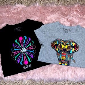 bundle of 2 fifth sun graphic tees 🌚🐘